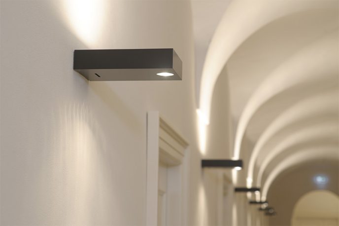 Belichamen bijvoorbeeld materiaal Steng wandverlichting in hotel Kloster Holzen | Eikelenboom projecten
